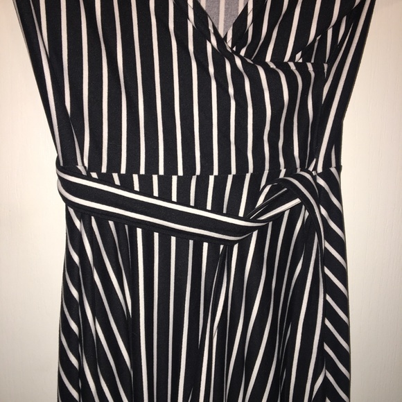 Black and white striped dress - Picture 2 of 3